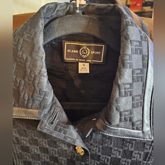 St. John Black Sport Jean Jacket Classic Style - Picture 2 of 4